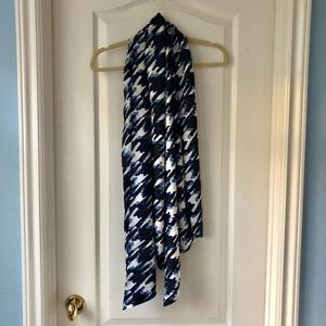 Banana Republic Large 100% Silk Blue and White Printed Scarf
